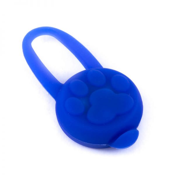 Praktický svietiaci prívesok na obojok pre psa modrý Queedo